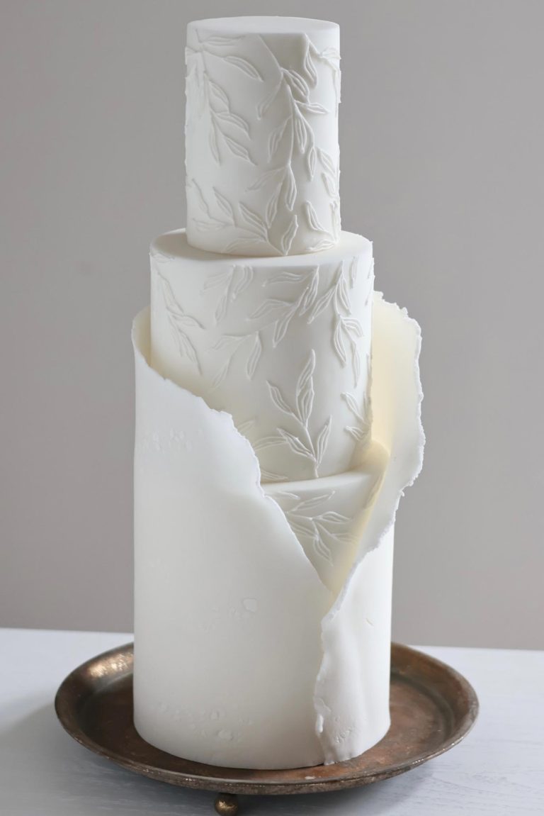 Custom wedding cake 5